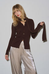 BLUSA MARRÓN CON MASCADA