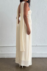 VESTIDO HALTER CON MASCADA