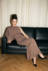 VESTIDO MOCHA CON CAPA