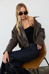 JACKET VINIPIEL CON CIERRE Y CUELLO CLÁSICO