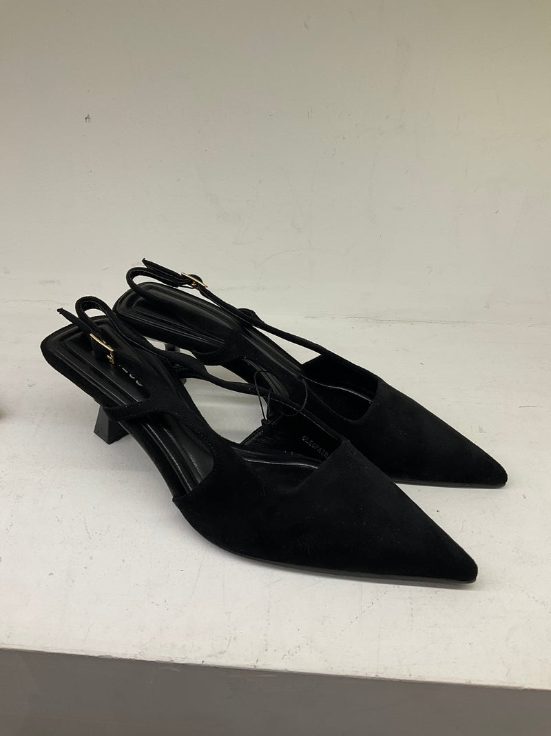 AUTUMN HEELS