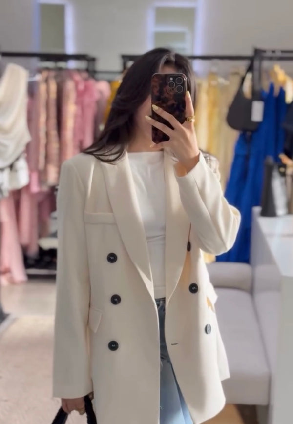 BLAZER BEIGE BOTON NEGRO