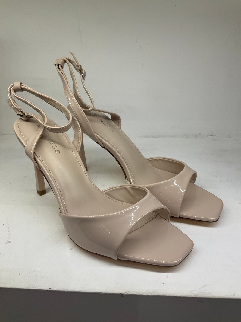 FANCY HEELS