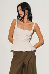 TOP BEIGE CON VUELO