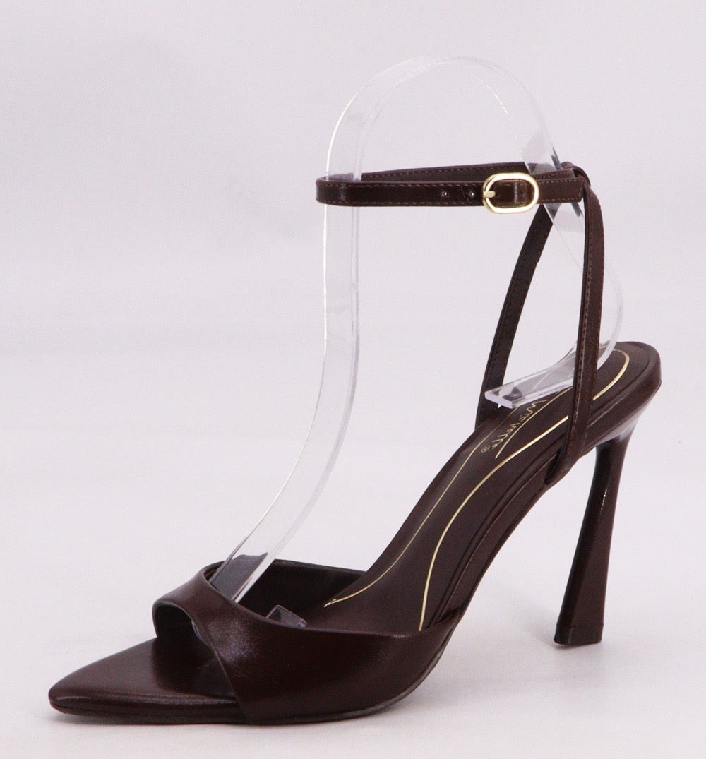 ZAPATILLAS ABIERTAS CON CORREA