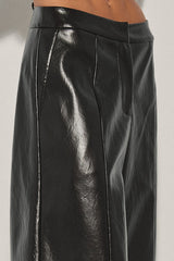 SHORT VINIPIEL URBAN ELEGANCE