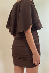 VESTIDO CHOCOLATE CON CAPA