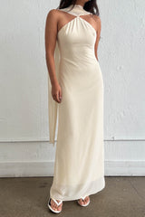 VESTIDO HALTER CON MASCADA
