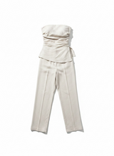 SET TOP STRAPLESS Y PANTALON DE LINO