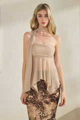 BLUSA STRAPLESS Y MASCADA