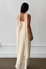VESTIDO HALTER CON MASCADA