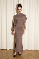 VESTIDO MOCHA CON CAPA