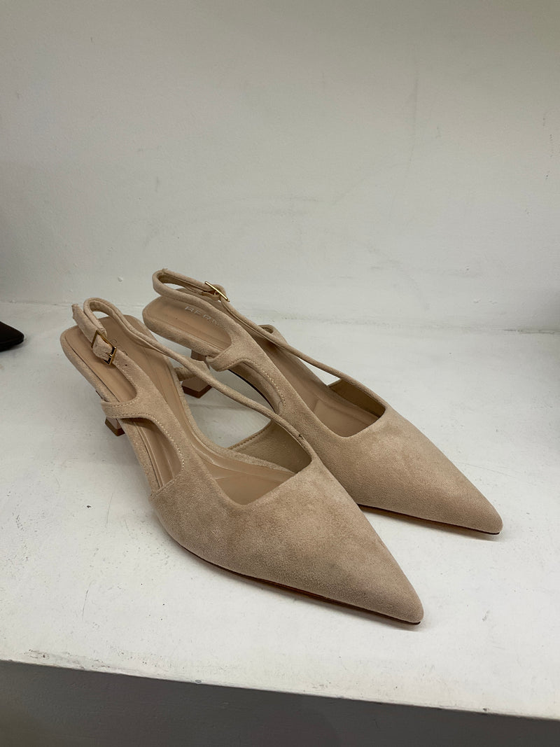 AUTUMN HEELS