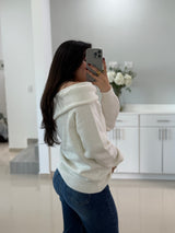 SUETER BLANCO MOÑO AL FRENTE