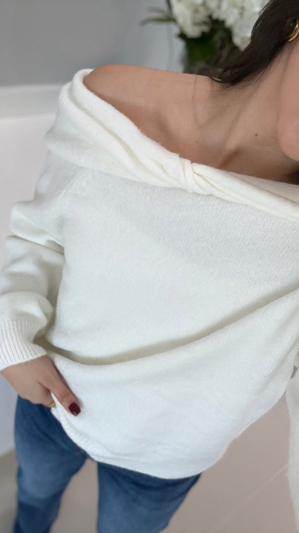 SUETER BLANCO MOÑO AL FRENTE