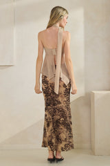 BLUSA STRAPLESS Y MASCADA