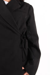 BLAZER NEGRO CON DETALLE